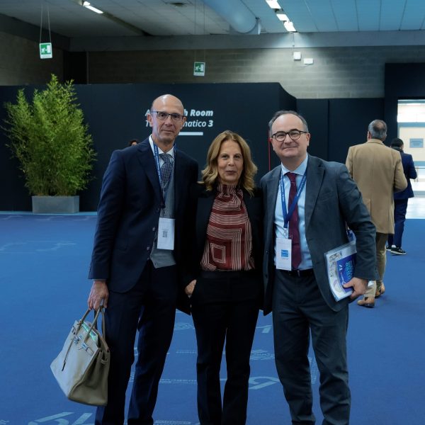 Il presidente Dott. Alessandro Enrico con il Vice Presidente Dott. Fernando Capuano e l'Avv. Daniela Bardoni